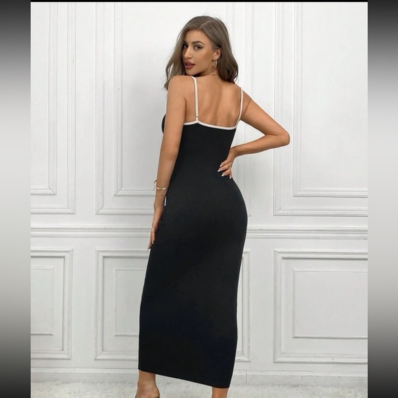 Black White Flower Dress - Picture 3 of 3